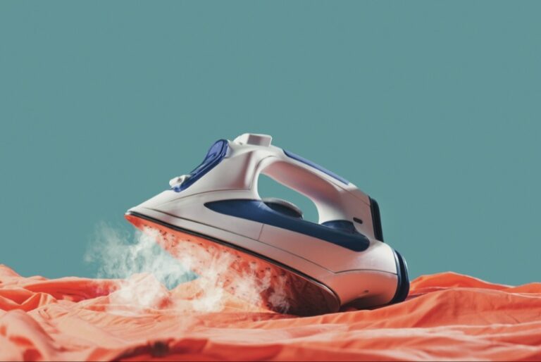 Smooth Creases, Sharp Looks: Mastering the Art of Choosing a Quality Home Steam Iron