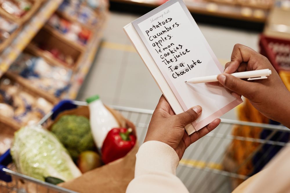 Smart Grocery Hacks That Keep Your Budget in Check